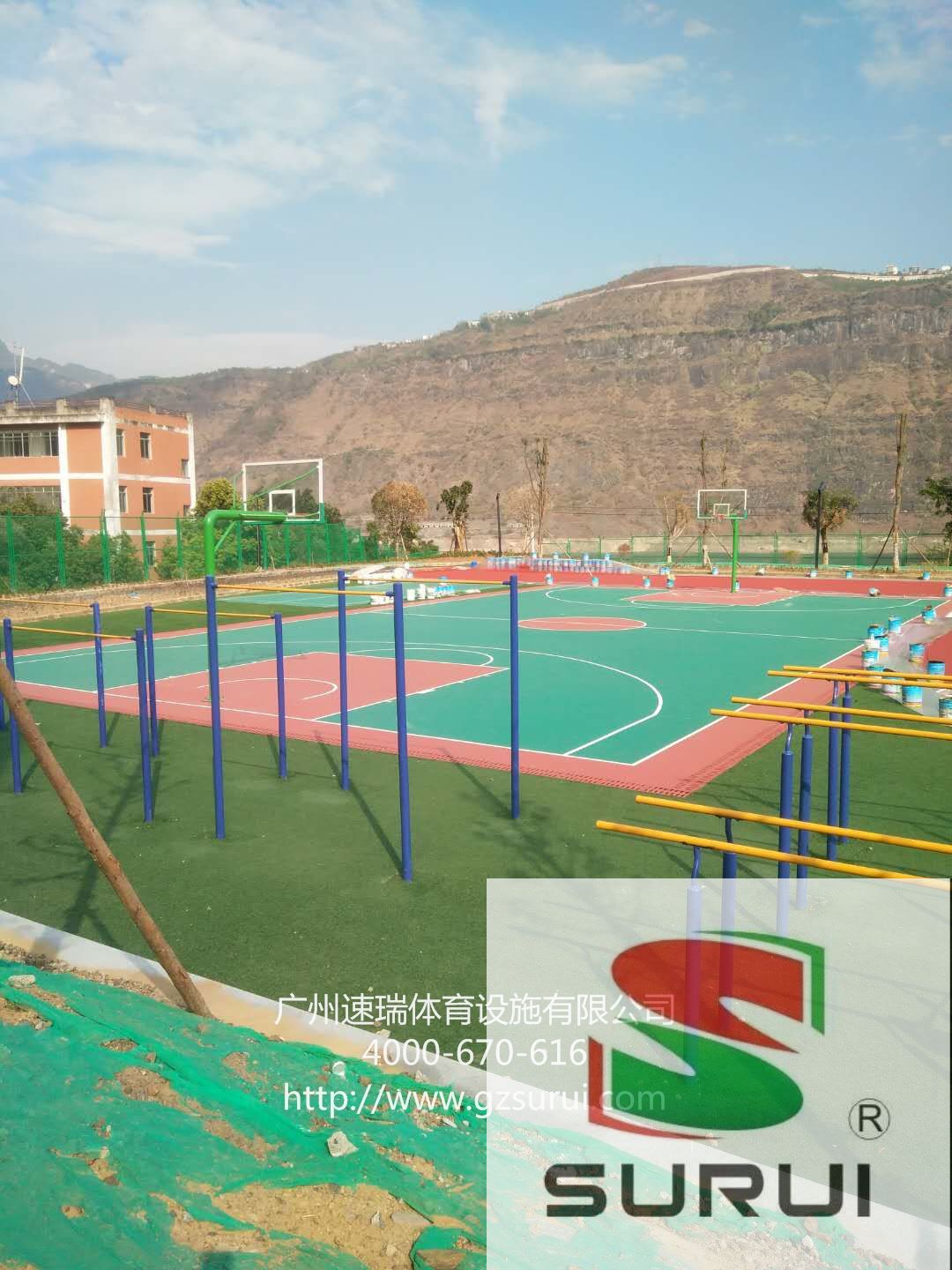 四川涼山州金沙中學(xué)人造草、硅PU球場、混合型跑道